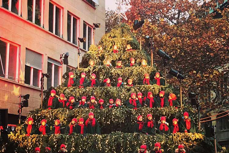 Singing Christmas Tree