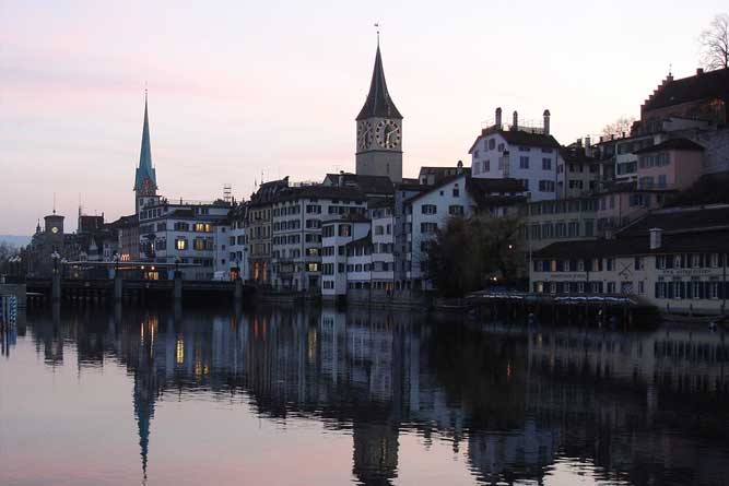 Zürich in der Abenddämmerung