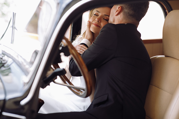 Ehepaar im Auto